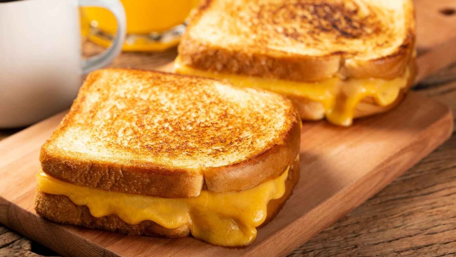 Classic Grilled Cheese VS. Modern Twists: Which One Is The Winner ...